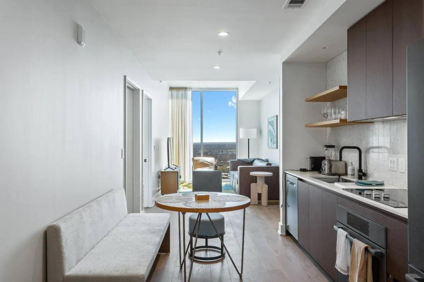 Modern 1Br Condo On Rainey St With Pool And Views Austin Ngoại thất bức ảnh