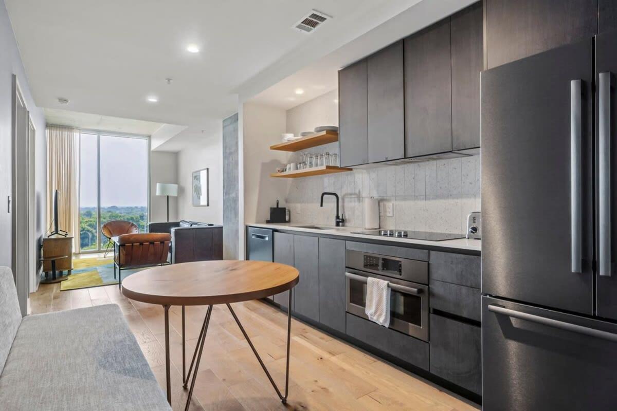 Modern 1Br Condo On Rainey St With Pool And Views Austin Ngoại thất bức ảnh